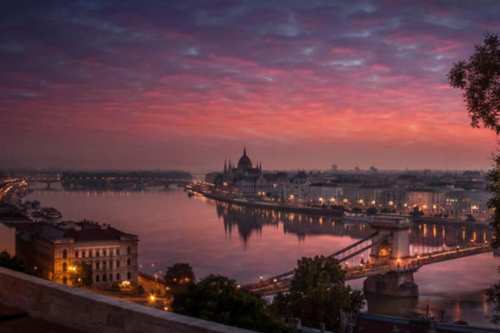 Parisian Soul In The Heart Of Budapest — Photos 1